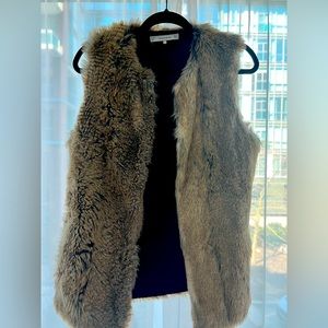 Zara faux fur vest women’s M